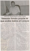 Vereador Sandro propõe lei que proibe lixeiras em praças. Jornal Correio da Cidade, Conselheiro Lafaiete,  24 mai. 2014, p. 5.